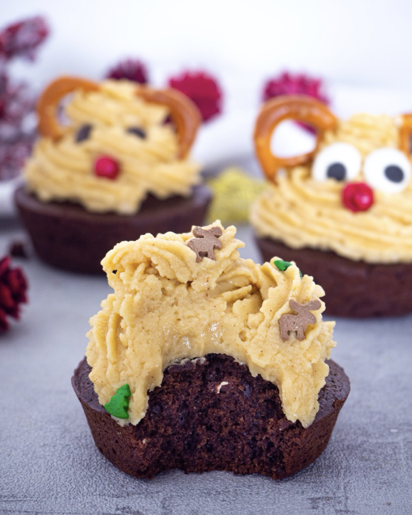 cupcakes with buttercream frosting